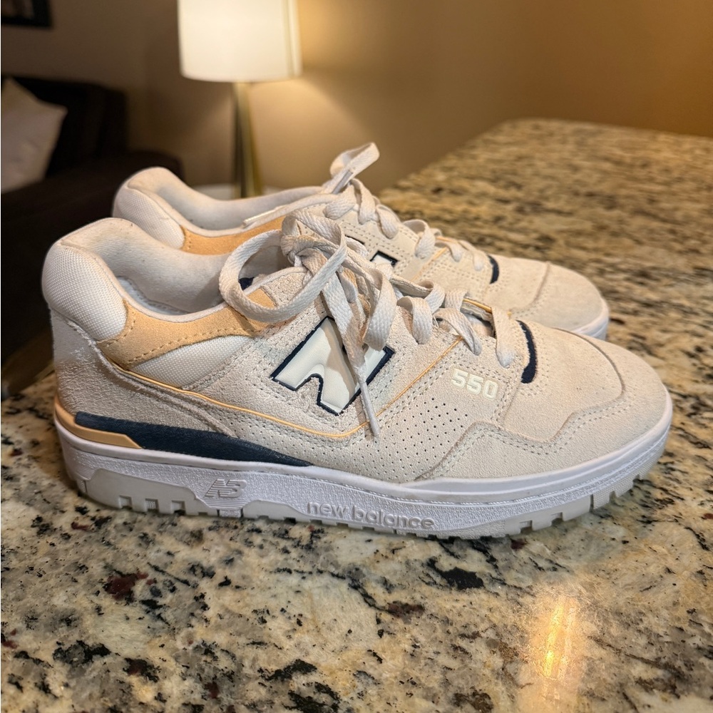 New Balance Sneakers- 550